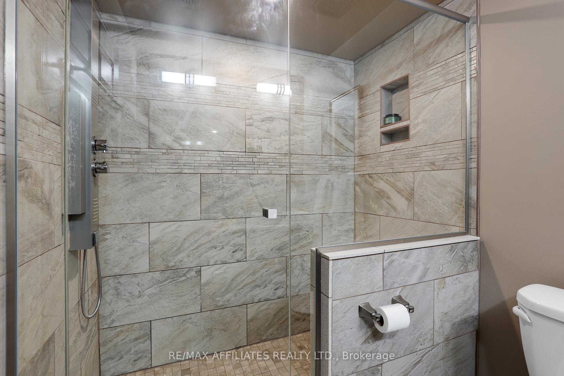 Photo 33 of 1228 Foxborough Private, Ottawa, Beaconwood — HOMEH