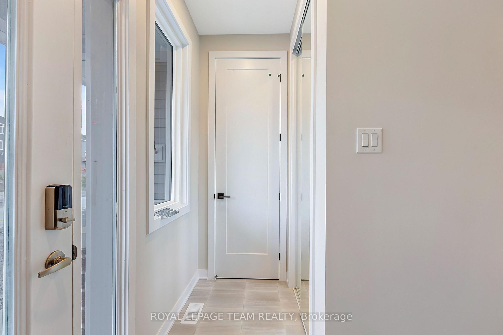 Photo 4 of 614 Expansion Road, Ottawa, Barrhaven - Half Moon Bay — HOMEH
