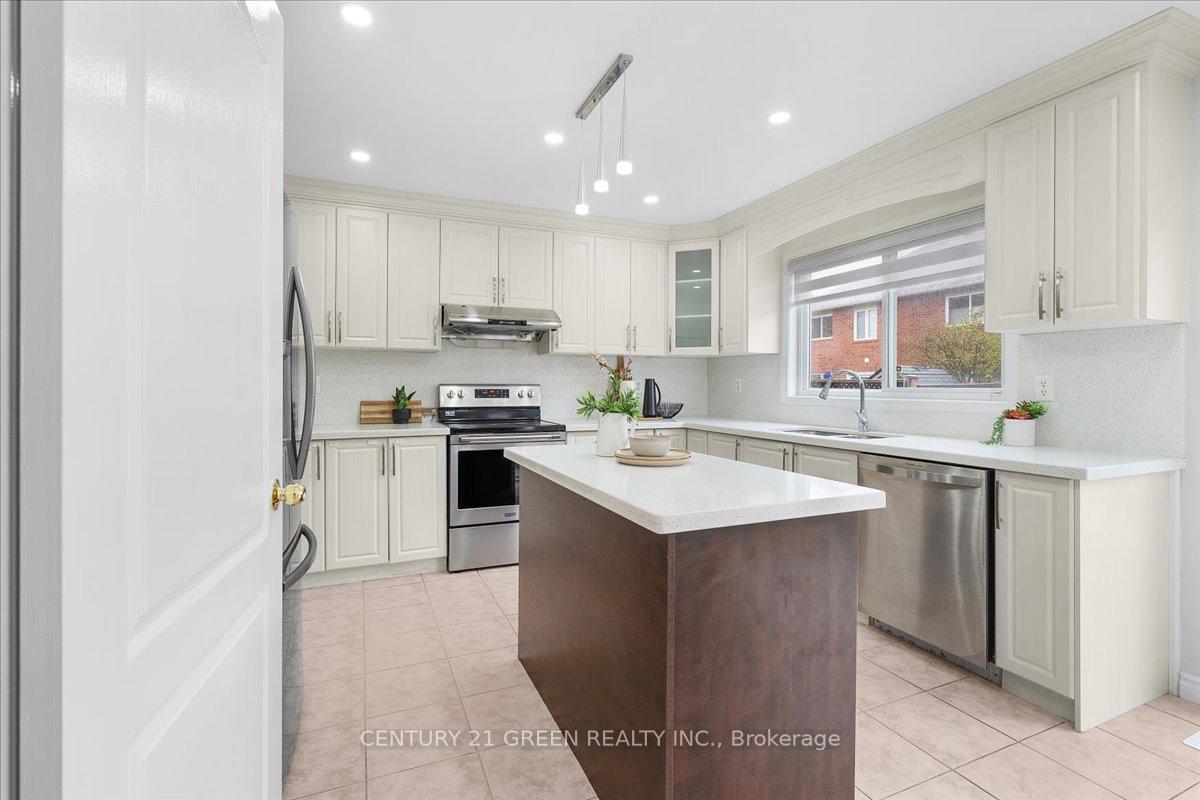 Photo 10 of 5 Teston Street, Brampton, Fletcher's Meadow — HOMEH