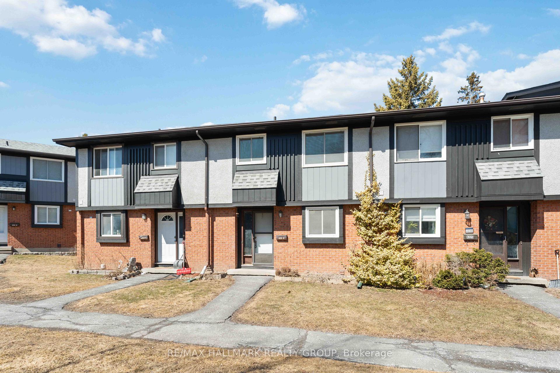 Photo 2 of Unit E, 422 Moodie Drive E, Ottawa, Westcliffe Estates — HOMEH