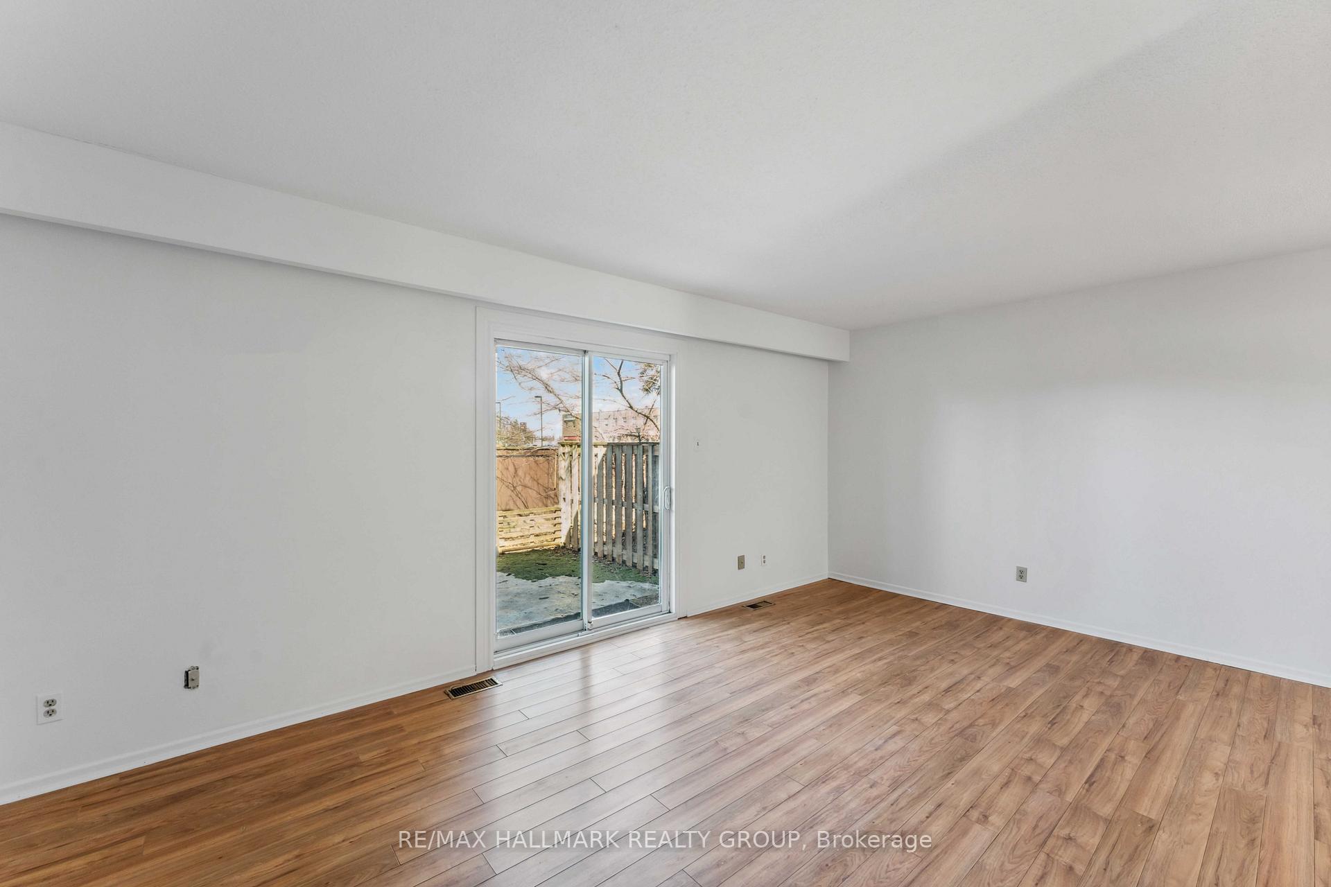 Photo 30 of Unit E, 422 Moodie Drive E, Ottawa, Westcliffe Estates — HOMEH