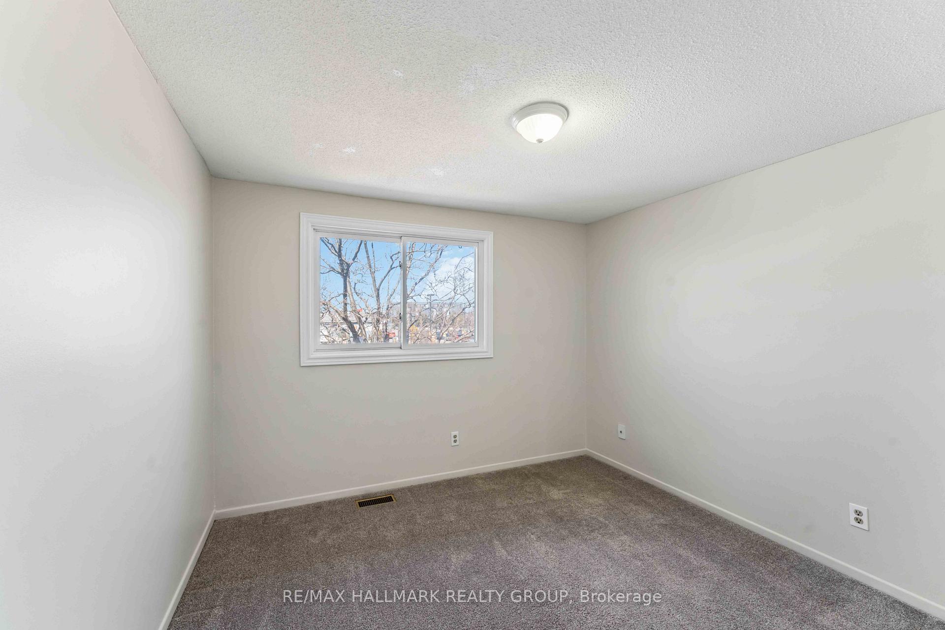 Photo 42 of Unit E, 422 Moodie Drive E, Ottawa, Westcliffe Estates — HOMEH