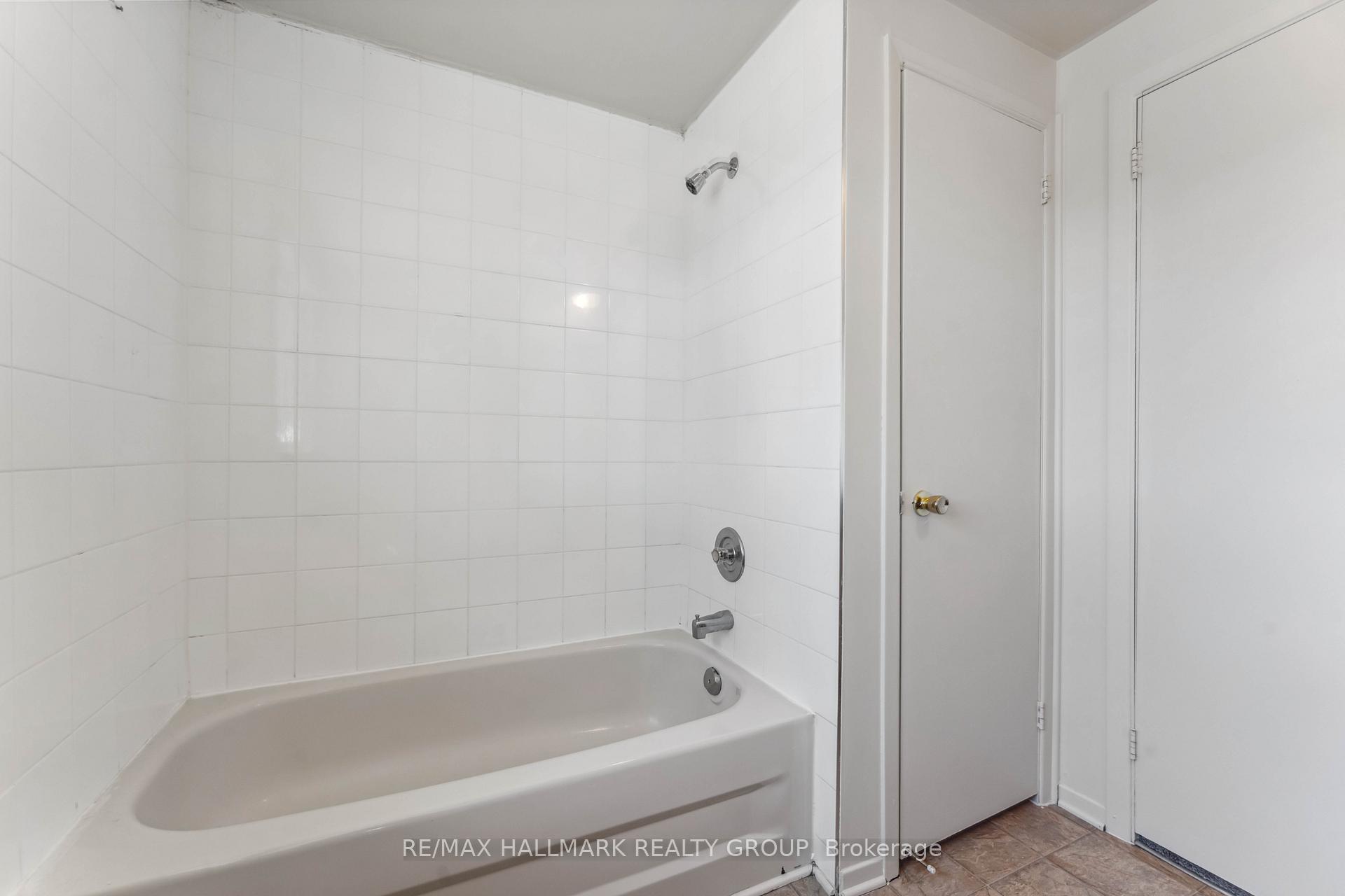 Photo 58 of Unit E, 422 Moodie Drive E, Ottawa, Westcliffe Estates — HOMEH