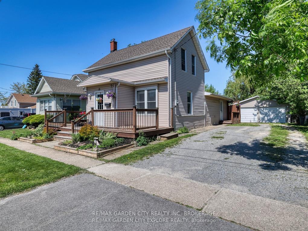 Photo 4 of 18 St. Peter Street, St. Catharines, Burleigh Hill — HOMEH