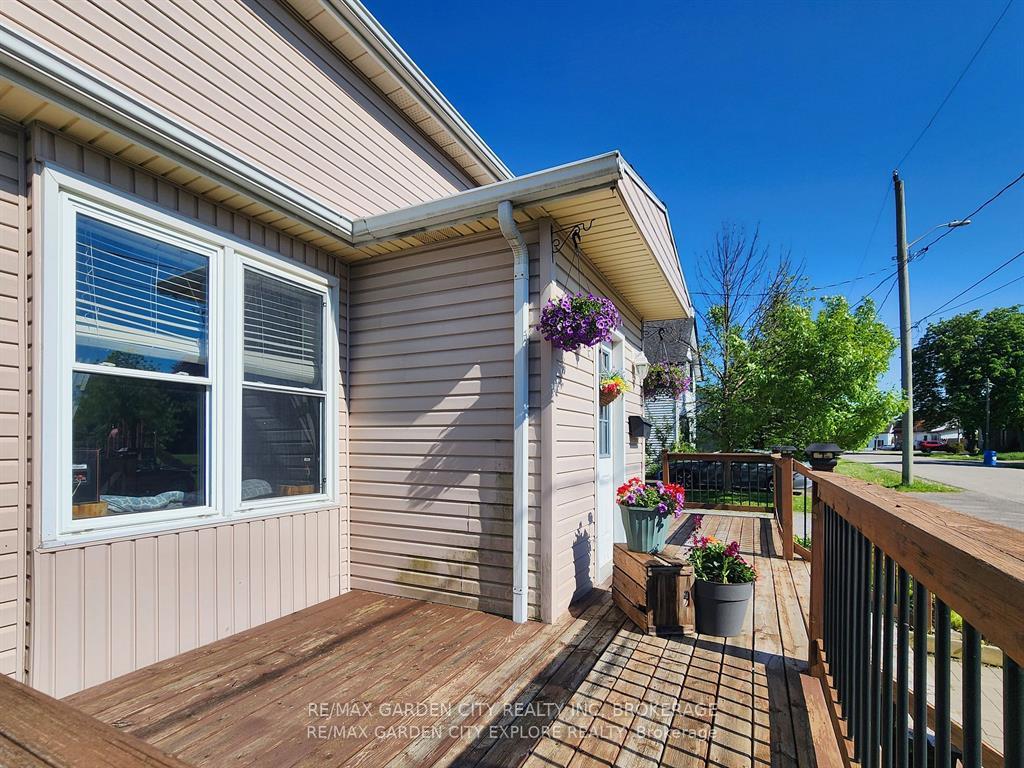 Photo 7 of 18 St. Peter Street, St. Catharines, Burleigh Hill — HOMEH