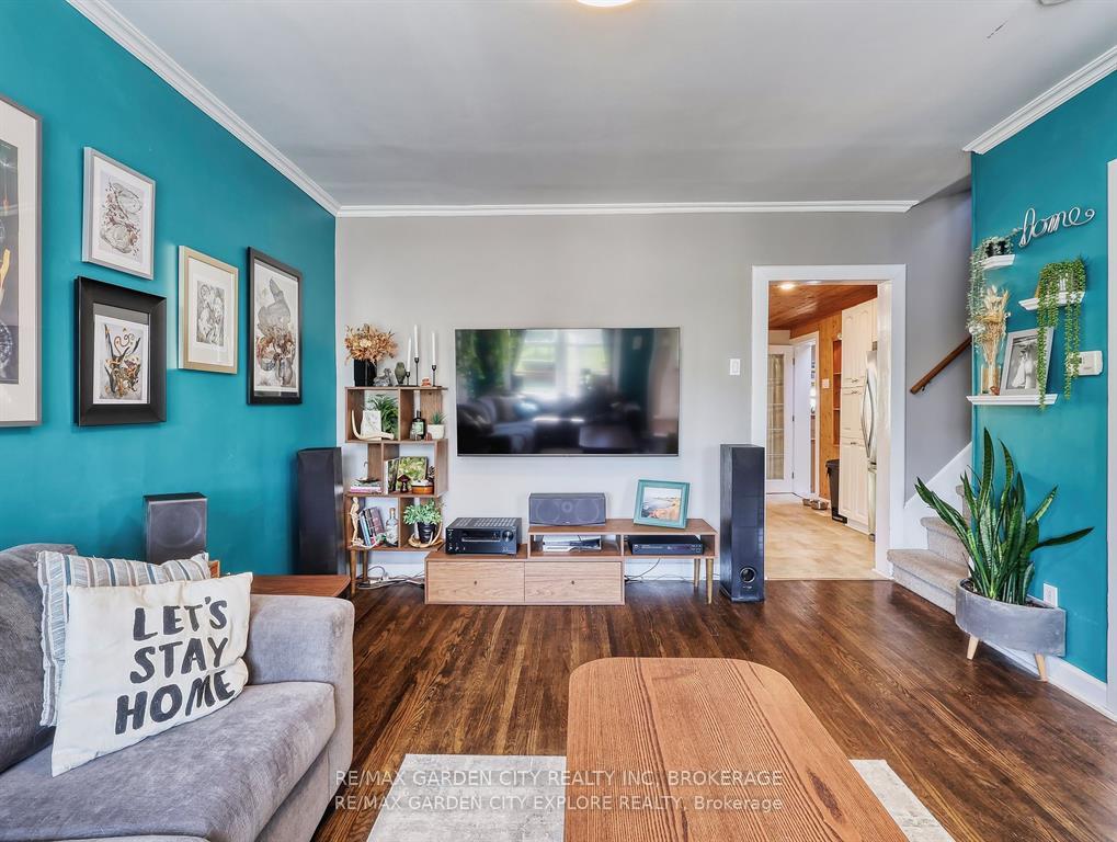 Photo 11 of 18 St. Peter Street, St. Catharines, Burleigh Hill — HOMEH