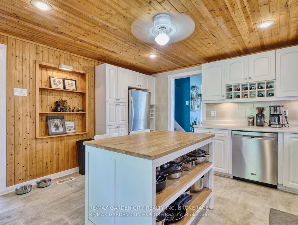 Photo 21 of 18 St. Peter Street, St. Catharines, Burleigh Hill — HOMEH