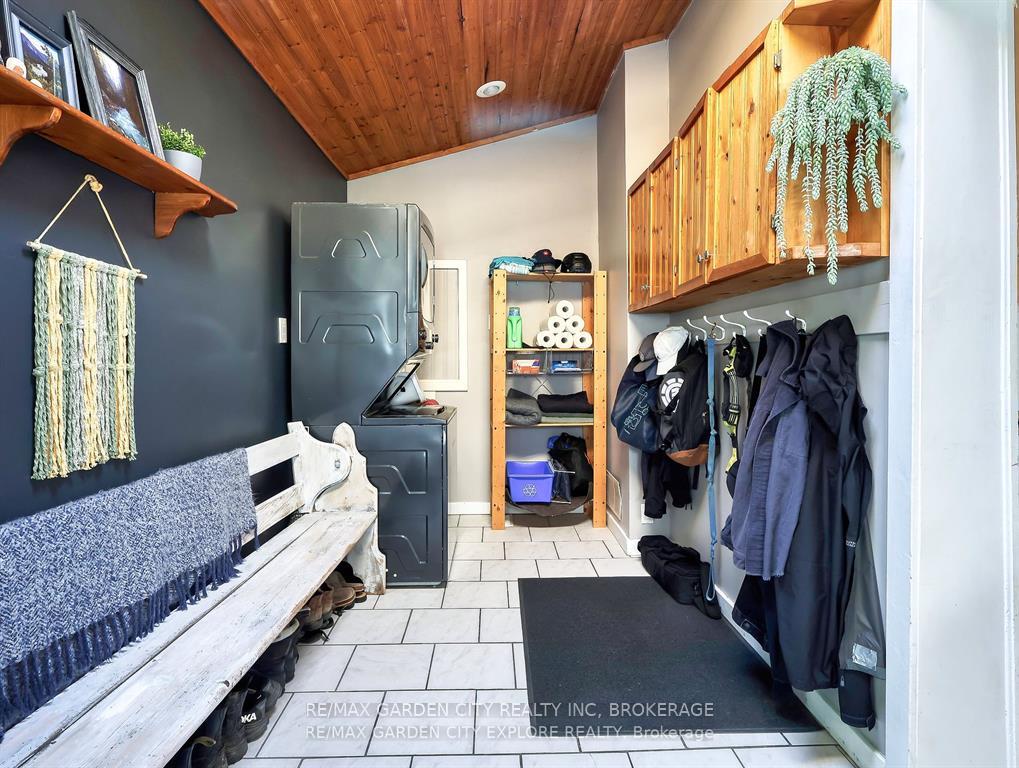 Photo 47 of 18 St. Peter Street, St. Catharines, Burleigh Hill — HOMEH