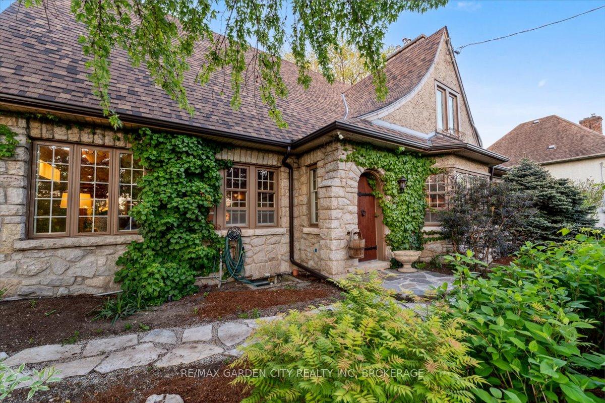 Photo 2 of 1 Glenridge Avenue, St. Catharines, Old Glenridge — HOMEH