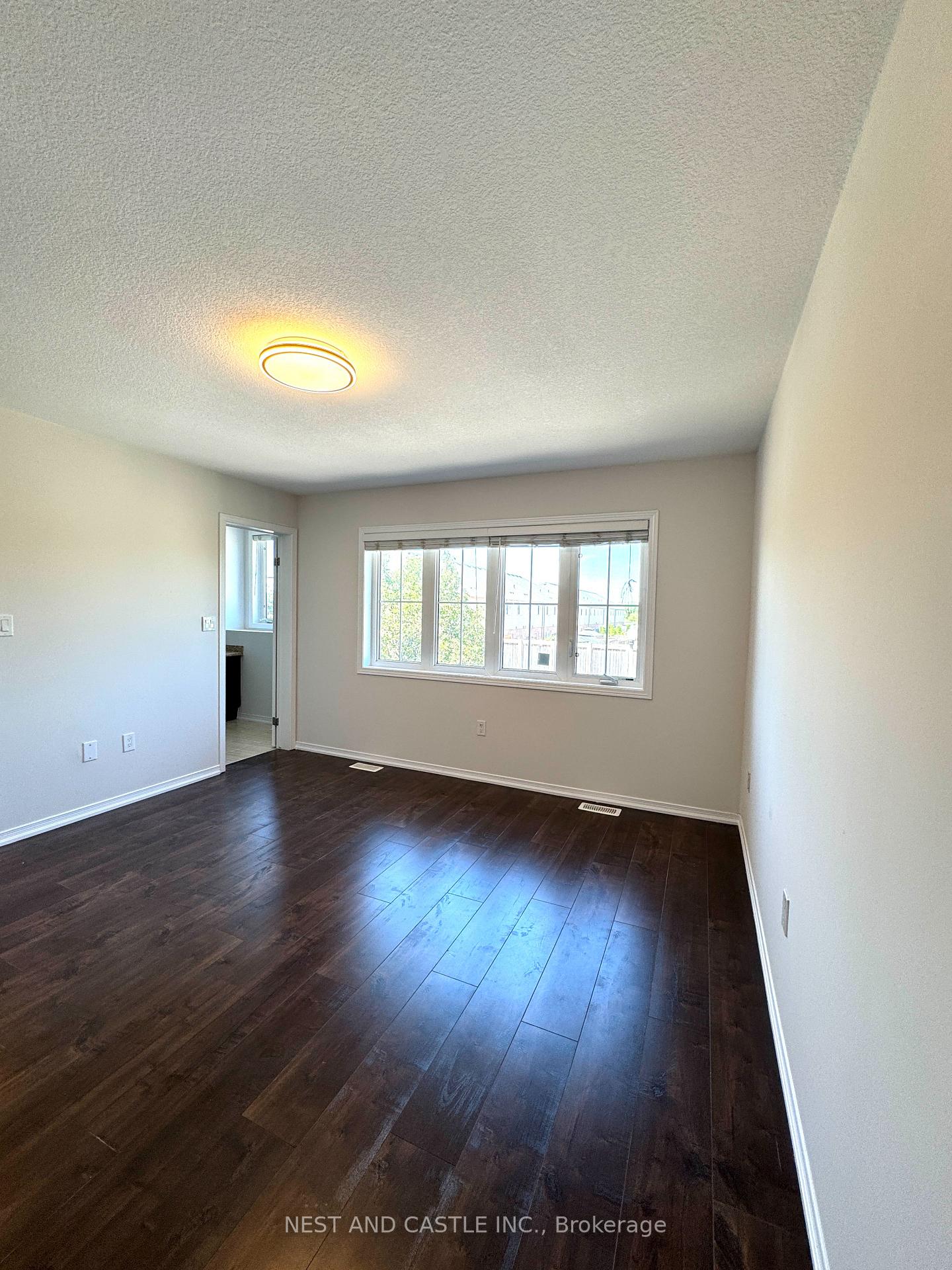 Photo 9 of Unit 26, 170 Palacebeach Trail, Hamilton, Lakeshore — HOMEH