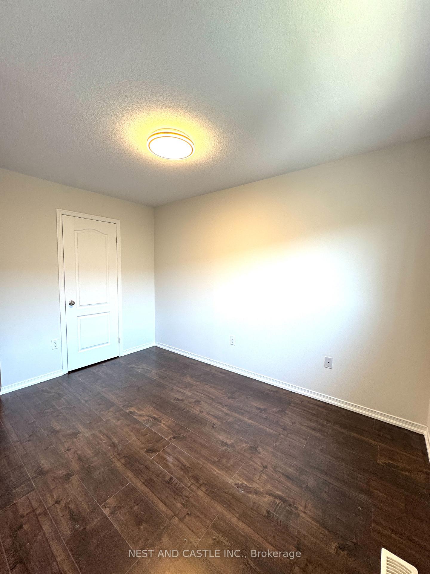 Photo 13 of Unit 26, 170 Palacebeach Trail, Hamilton, Lakeshore — HOMEH