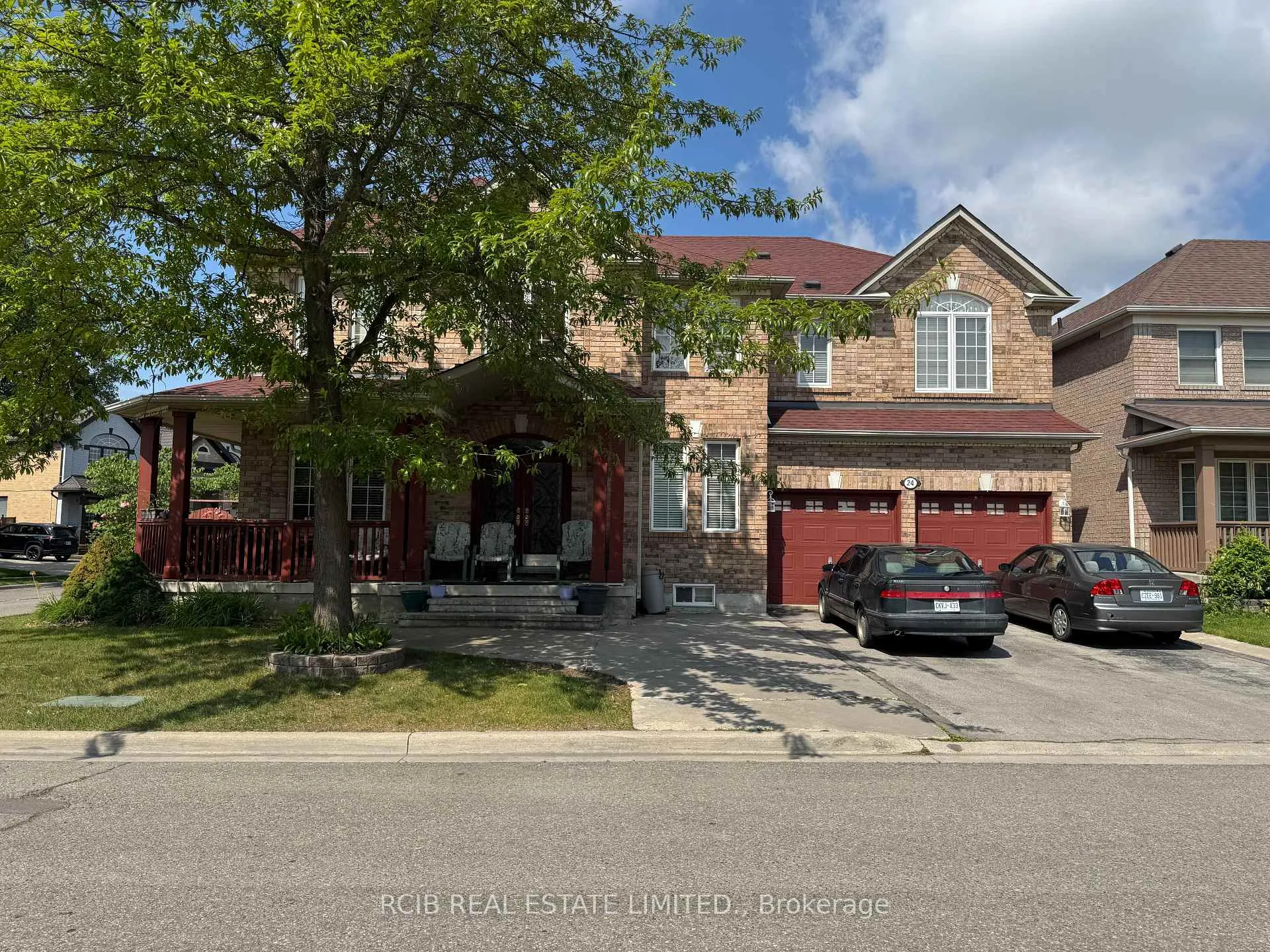 Photo 4 of 24 Golan Drive, Brampton, Vales of Castlemore — HOMEH