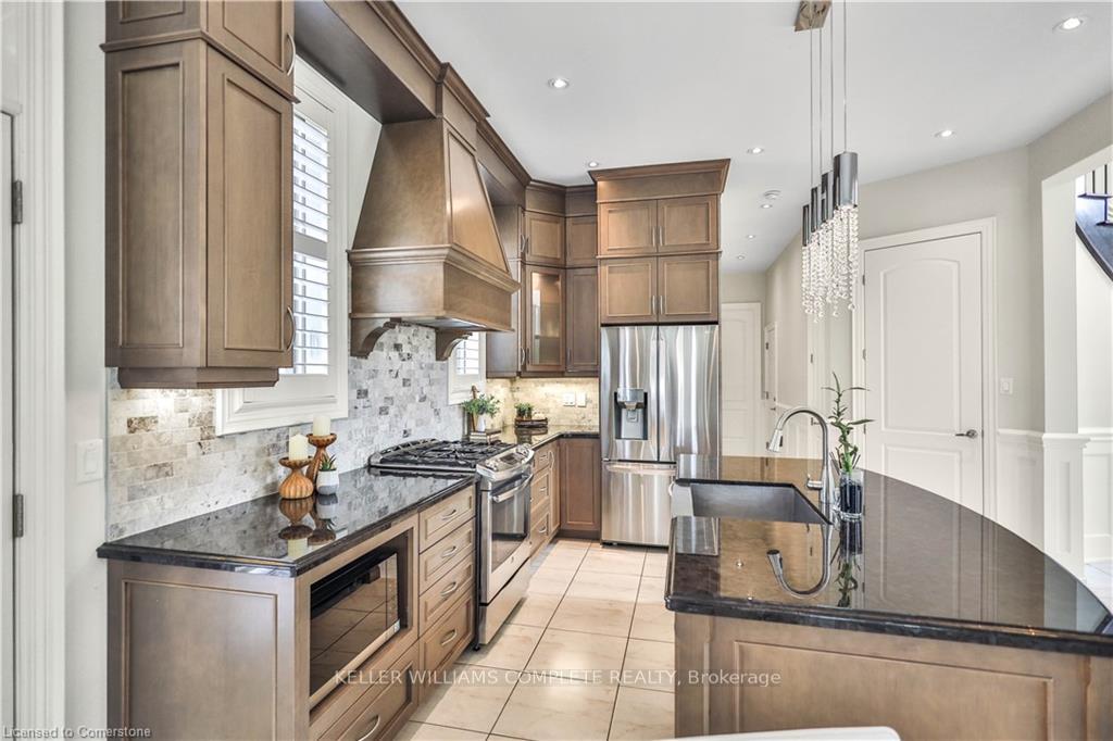 Photo 14 of 220 Moorland Crescent, Hamilton, Meadowlands — HOMEH