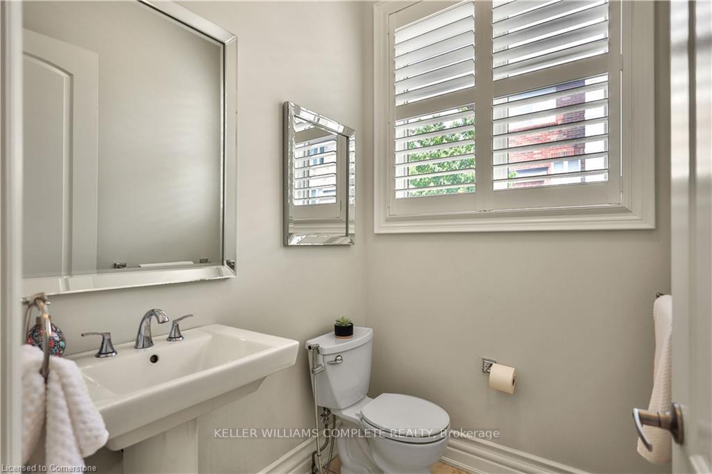 Photo 17 of 220 Moorland Crescent, Hamilton, Meadowlands — HOMEH