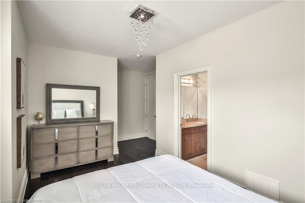 Photo 69 of 220 Moorland Crescent, Hamilton, Meadowlands — HOMEH