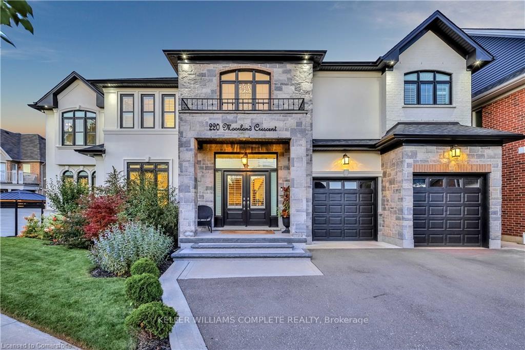 Photo 2 of 220 Moorland Crescent, Hamilton, Meadowlands — HOMEH