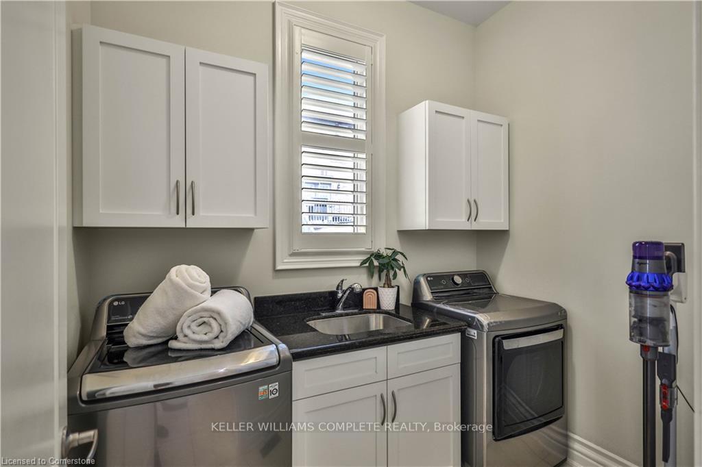 Photo 37 of 220 Moorland Crescent, Hamilton, Meadowlands — HOMEH