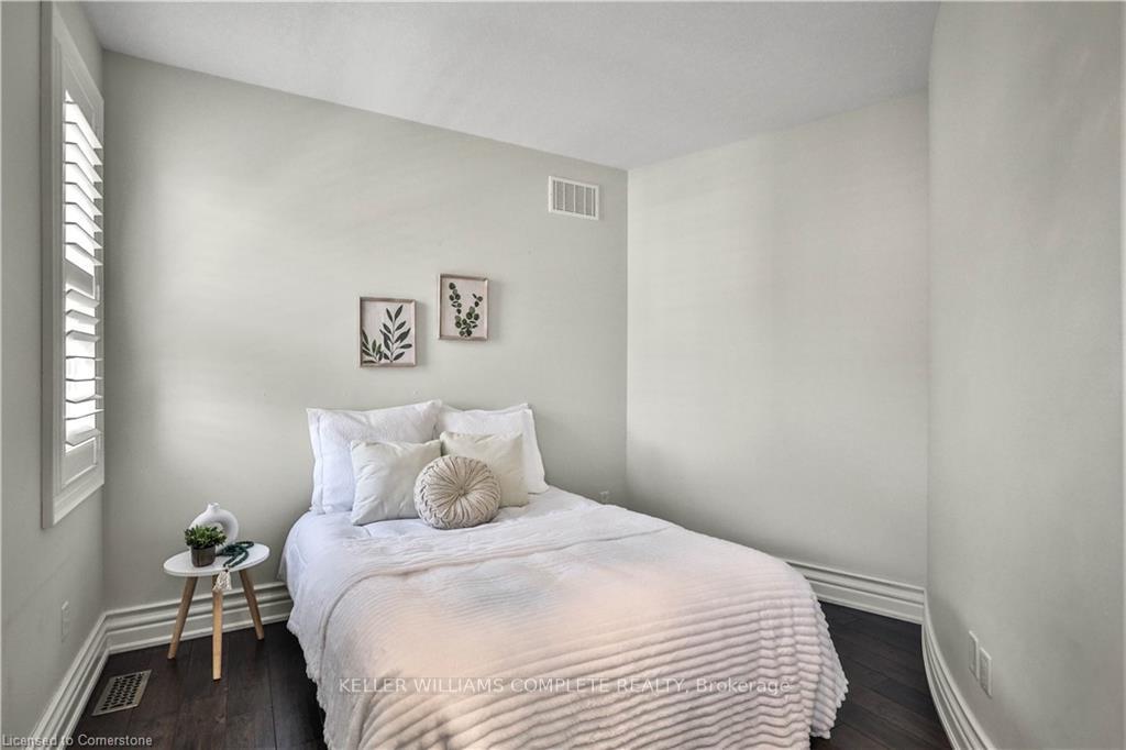 Photo 45 of 220 Moorland Crescent, Hamilton, Meadowlands — HOMEH