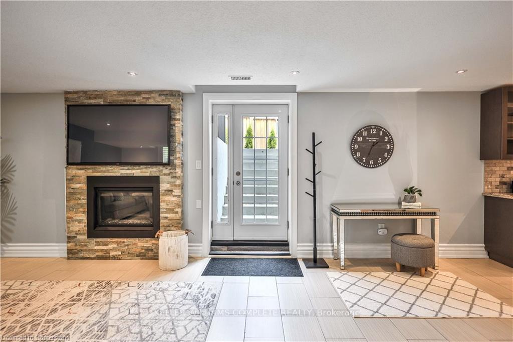Photo 57 of 220 Moorland Crescent, Hamilton, Meadowlands — HOMEH