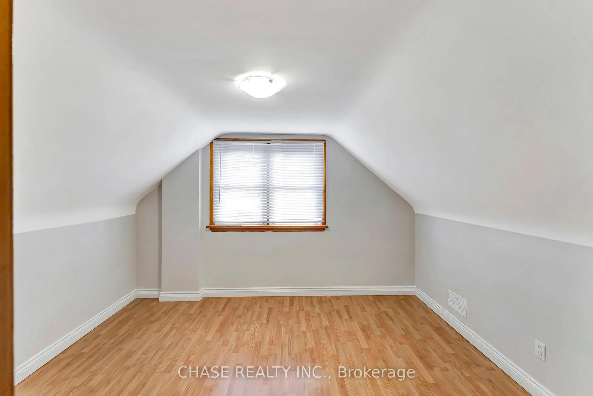 Photo 25 of 317 Highland Road W, Hamilton, Stoney Creek Mountain — HOMEH