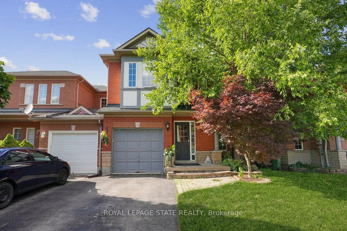Photo 2 of 70 Moore Crescent, Hamilton, Ancaster — HOMEH