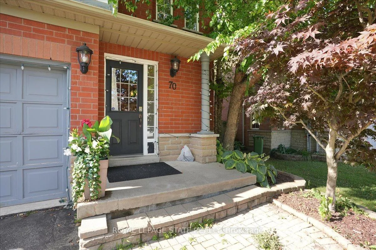 Photo 4 of 70 Moore Crescent, Hamilton, Ancaster — HOMEH
