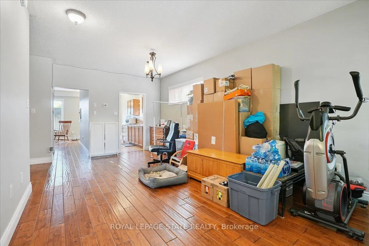 Photo 6 of 70 Moore Crescent, Hamilton, Ancaster — HOMEH