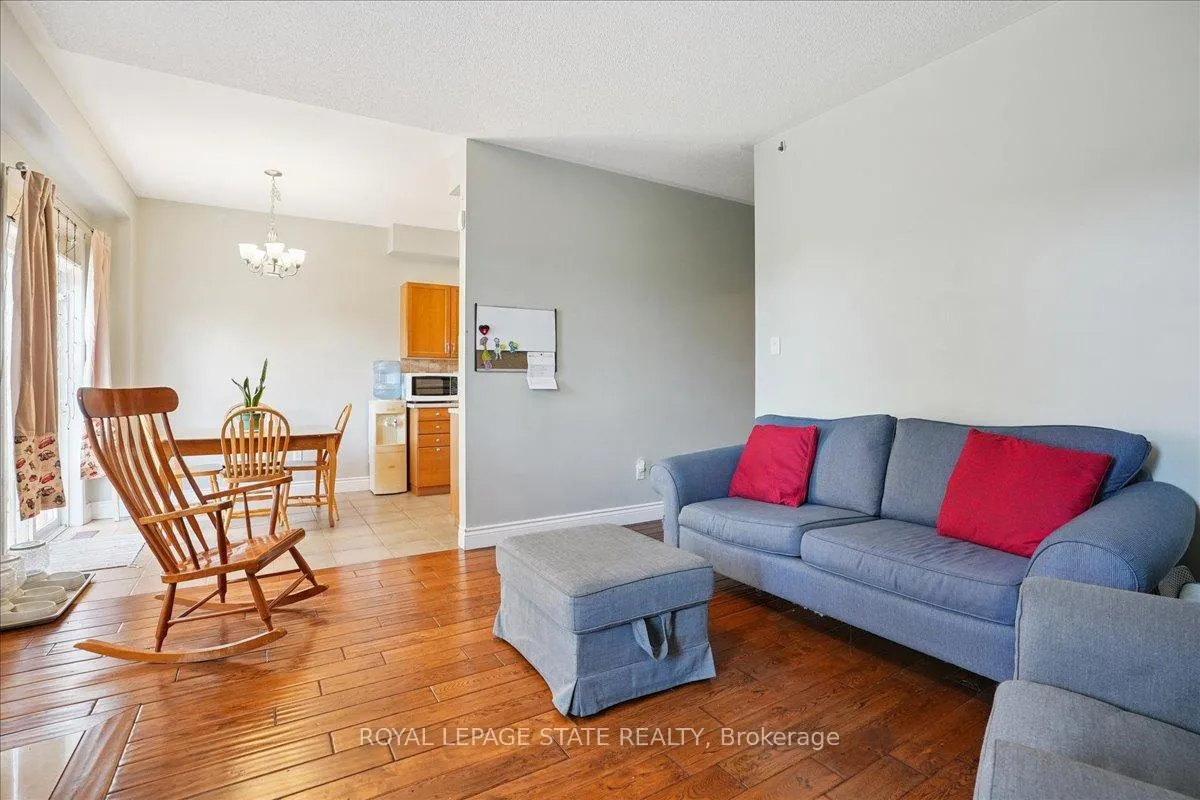 Photo 13 of 70 Moore Crescent, Hamilton, Ancaster — HOMEH