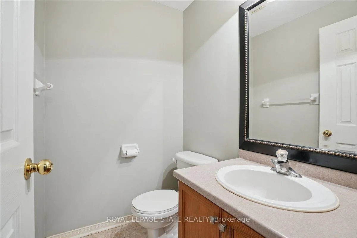 Photo 18 of 70 Moore Crescent, Hamilton, Ancaster — HOMEH
