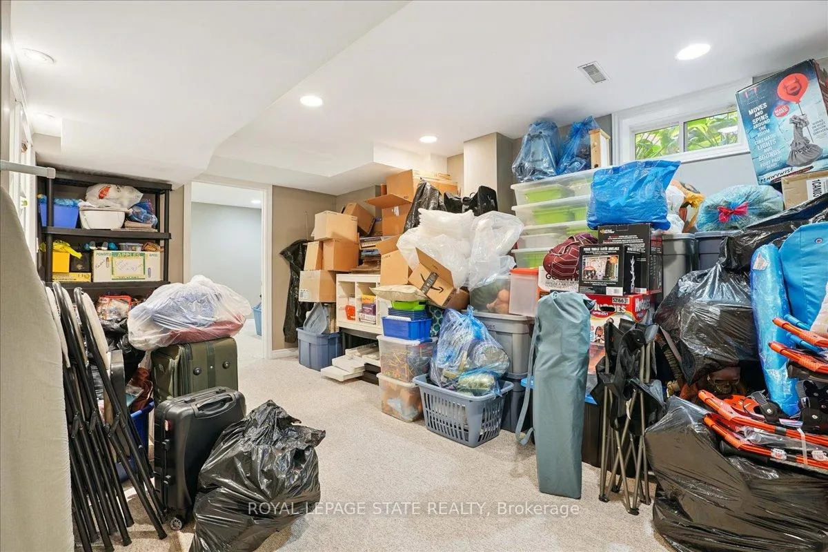 Photo 28 of 70 Moore Crescent, Hamilton, Ancaster — HOMEH
