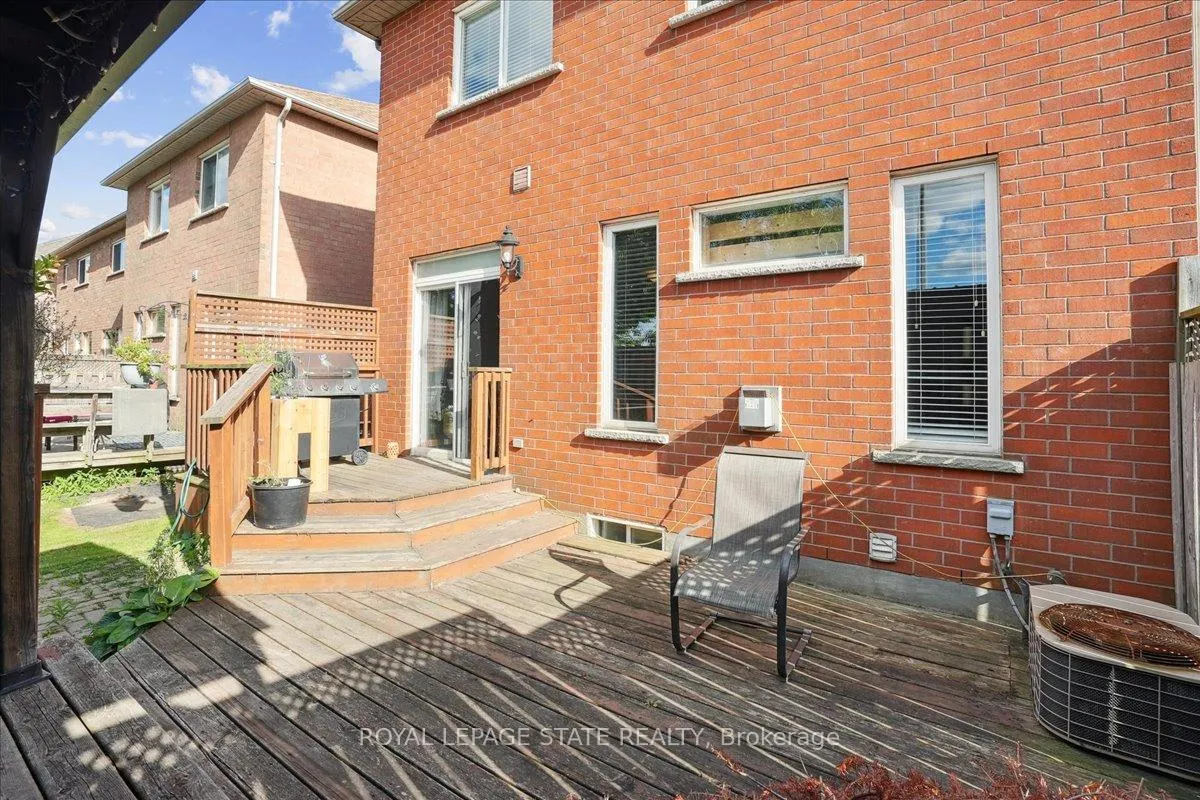 Photo 32 of 70 Moore Crescent, Hamilton, Ancaster — HOMEH