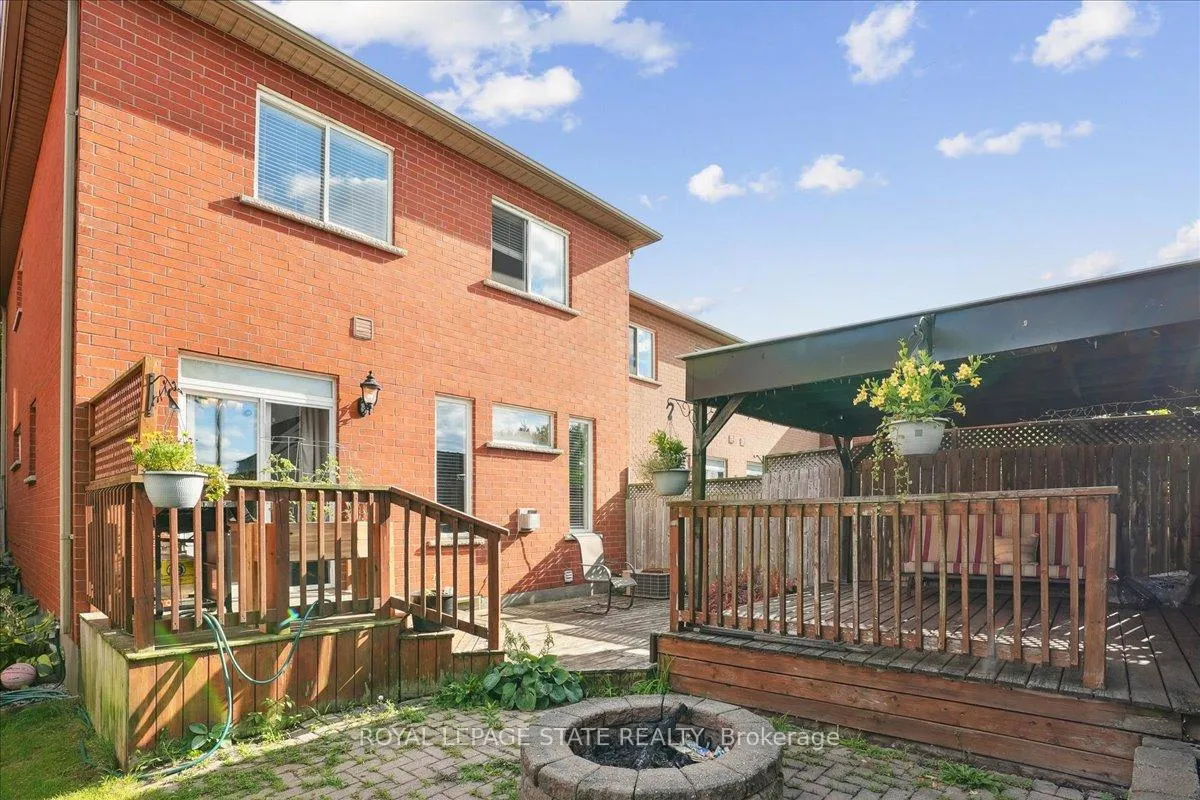 Photo 33 of 70 Moore Crescent, Hamilton, Ancaster — HOMEH