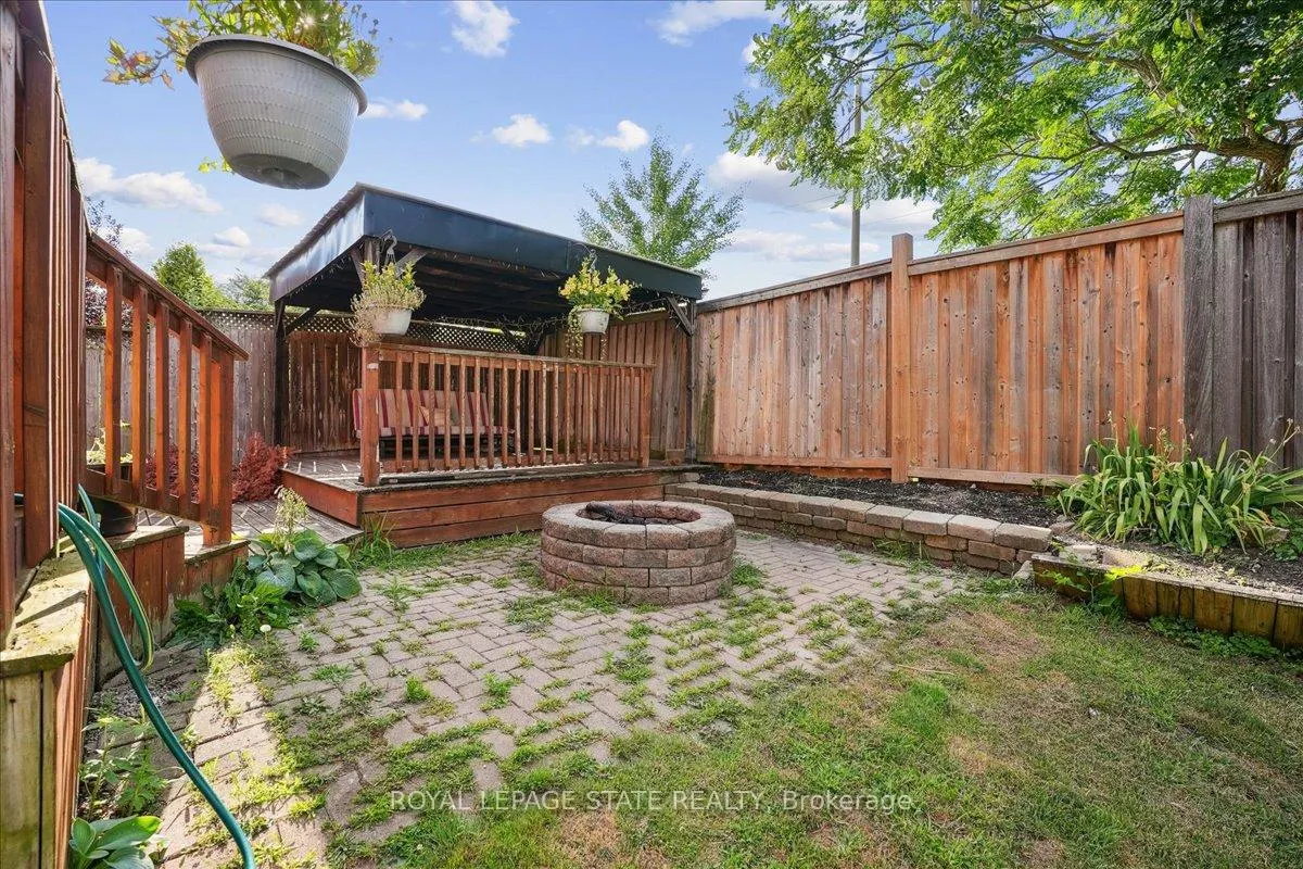 Photo 34 of 70 Moore Crescent, Hamilton, Ancaster — HOMEH