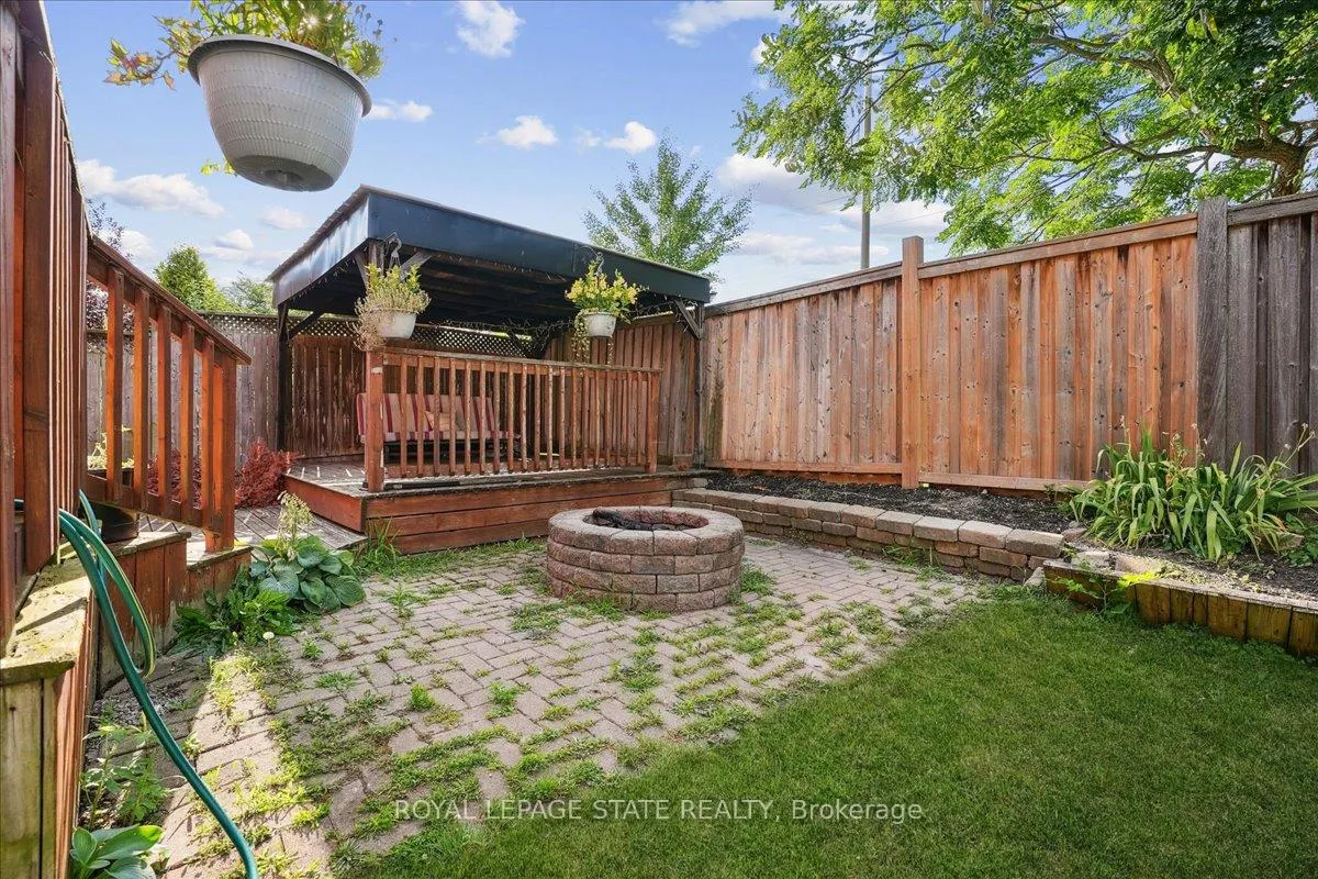 Photo 35 of 70 Moore Crescent, Hamilton, Ancaster — HOMEH