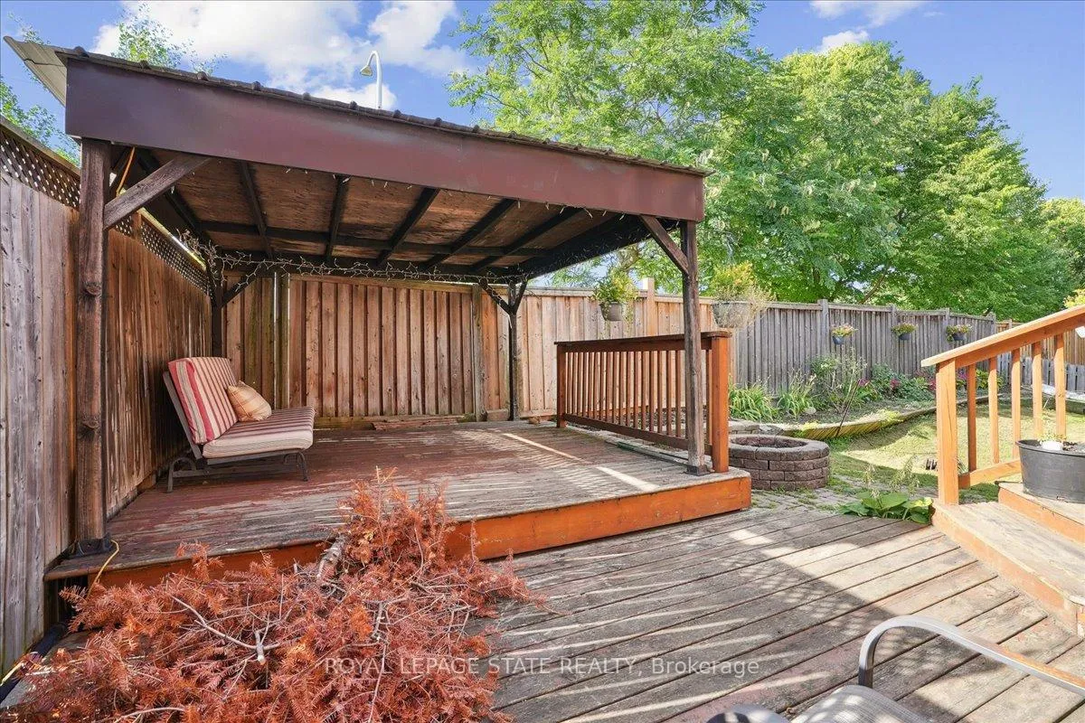 Photo 36 of 70 Moore Crescent, Hamilton, Ancaster — HOMEH