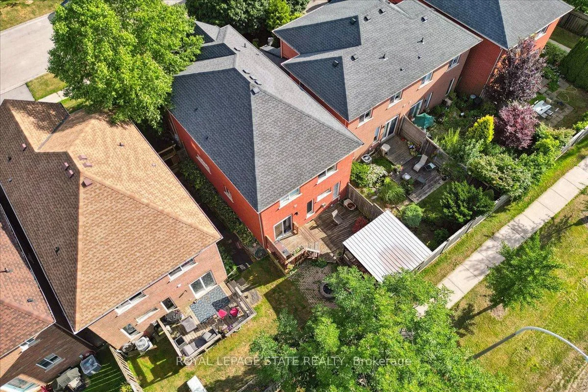 Photo 38 of 70 Moore Crescent, Hamilton, Ancaster — HOMEH