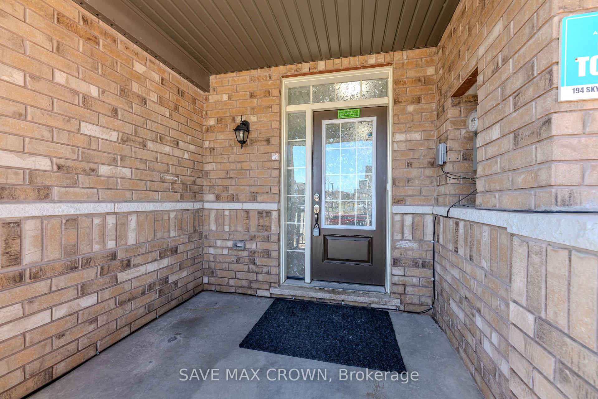 Photo 2 of 194 Sky Harbour Drive, Brampton, Bram West — HOMEH