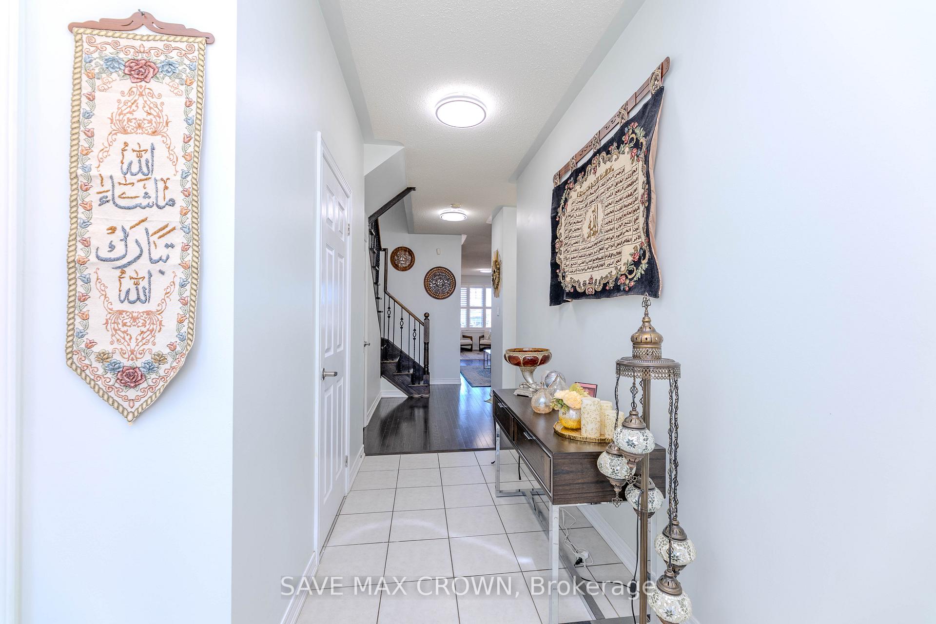 Photo 4 of 194 Sky Harbour Drive, Brampton, Bram West — HOMEH