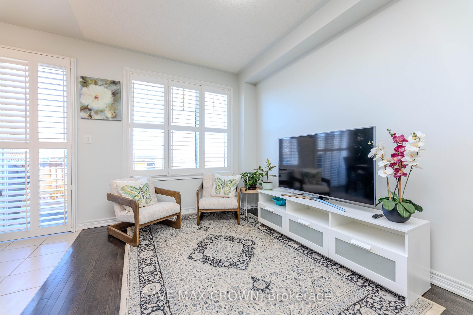 Photo 10 of 194 Sky Harbour Drive, Brampton, Bram West — HOMEH