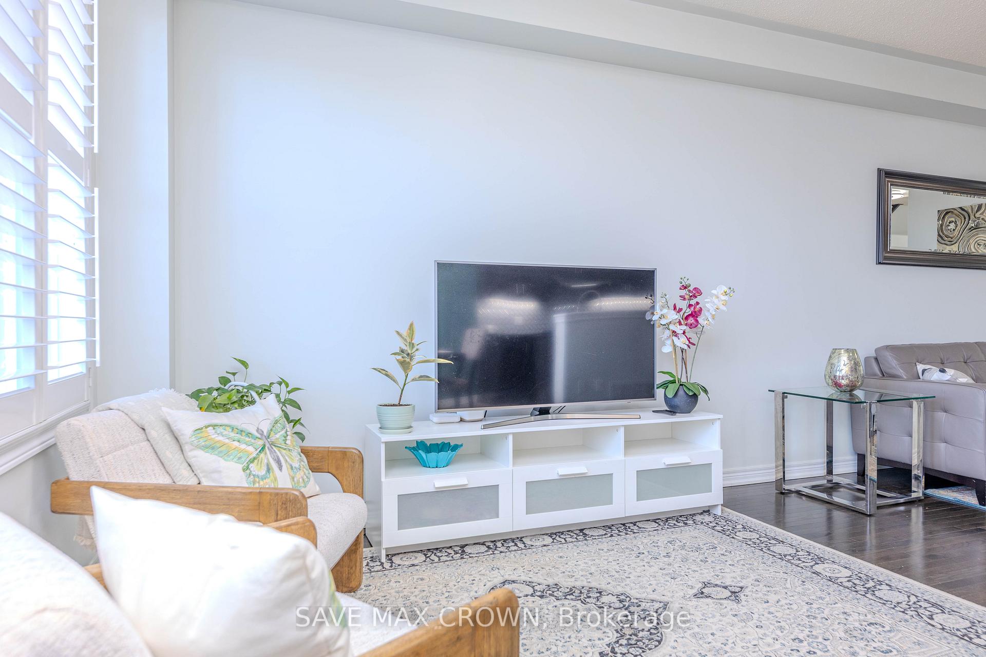 Photo 14 of 194 Sky Harbour Drive, Brampton, Bram West — HOMEH