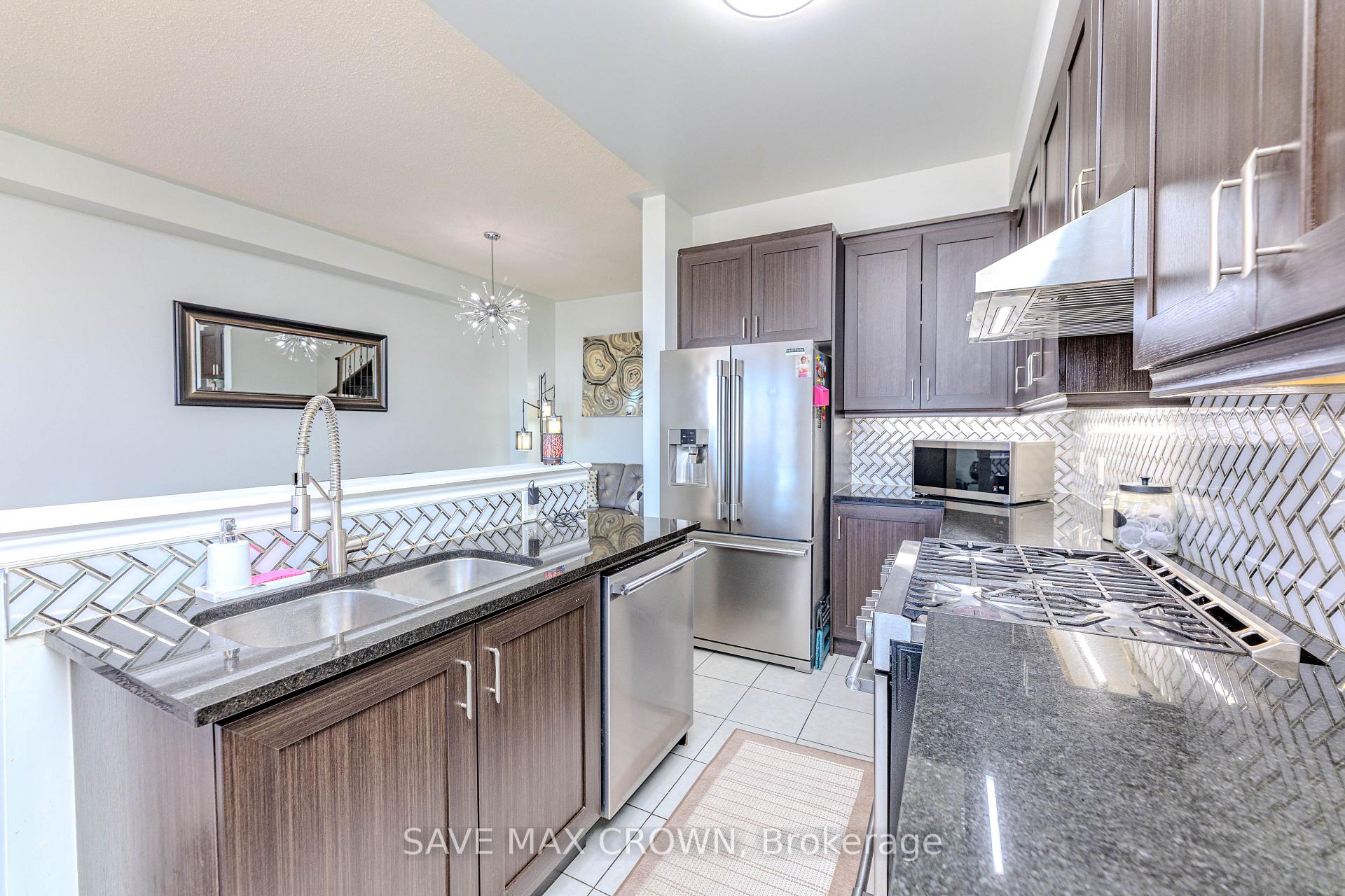 Photo 16 of 194 Sky Harbour Drive, Brampton, Bram West — HOMEH