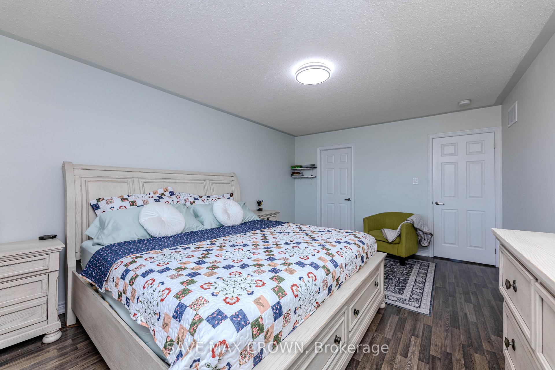 Photo 24 of 194 Sky Harbour Drive, Brampton, Bram West — HOMEH