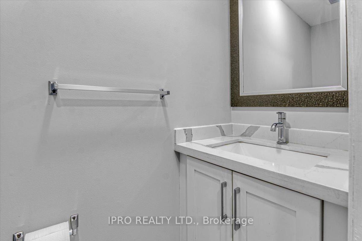 Photo 6 of 407 Hickling Trail, Barrie, Grove East — HOMEH