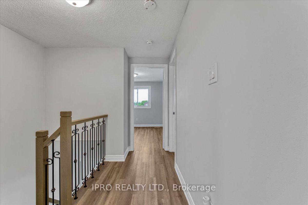 Photo 15 of 407 Hickling Trail, Barrie, Grove East — HOMEH