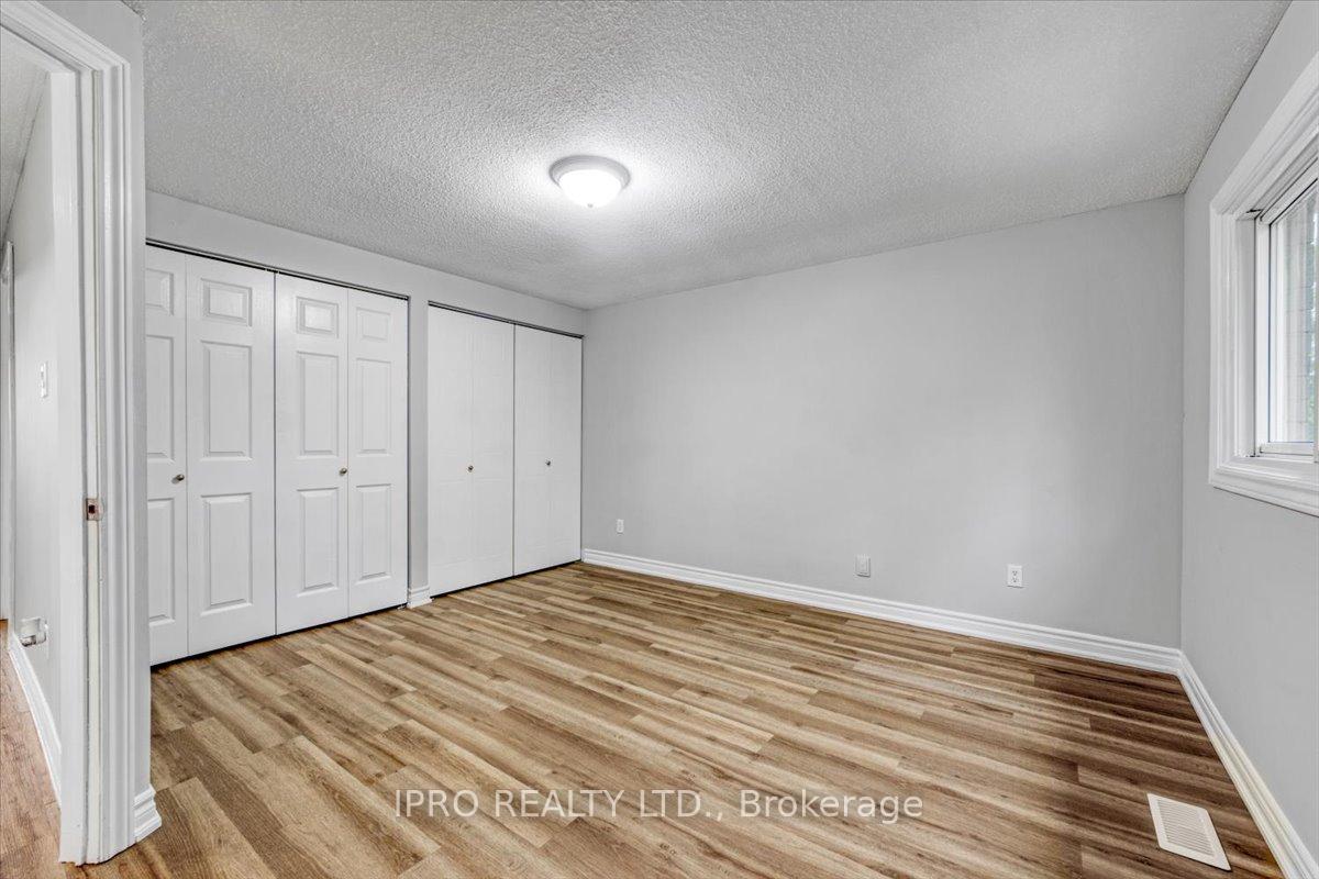 Photo 18 of 407 Hickling Trail, Barrie, Grove East — HOMEH