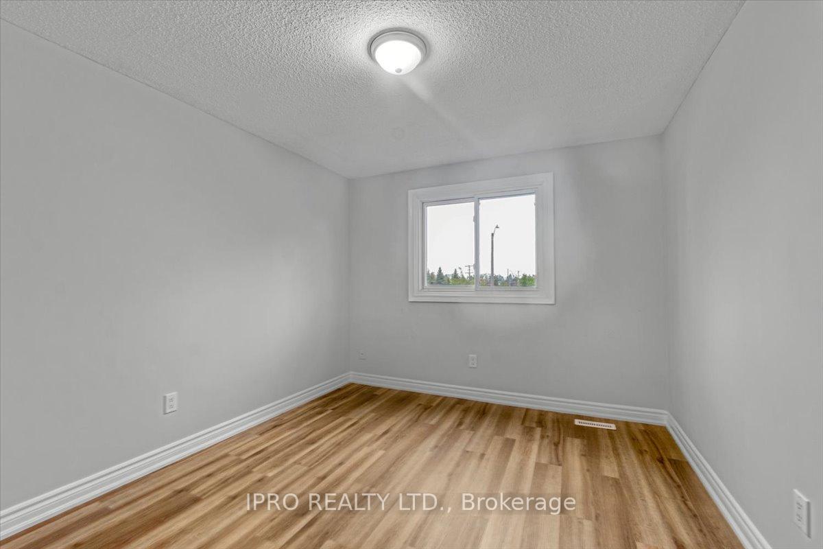 Photo 22 of 407 Hickling Trail, Barrie, Grove East — HOMEH