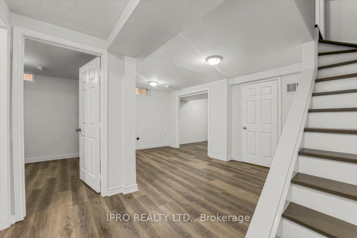 Photo 27 of 407 Hickling Trail, Barrie, Grove East — HOMEH