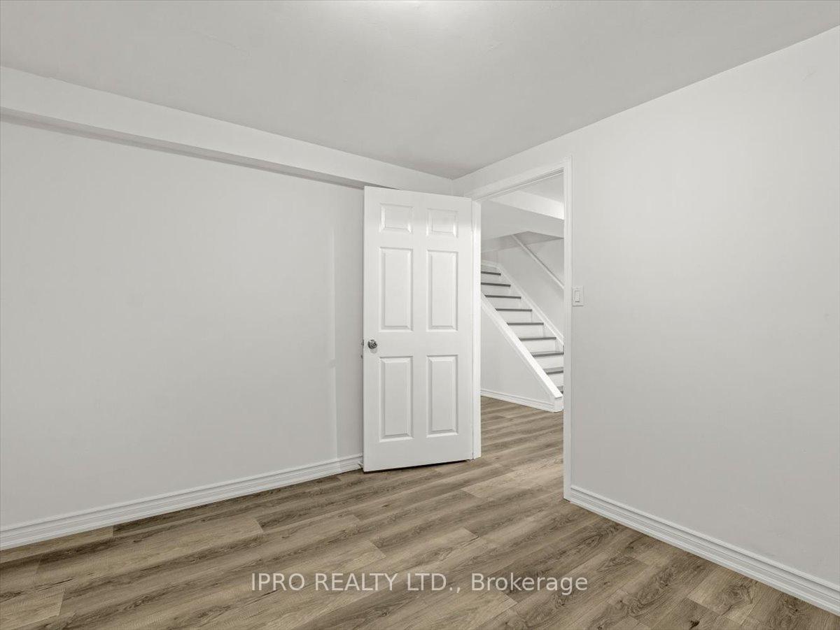 Photo 29 of 407 Hickling Trail, Barrie, Grove East — HOMEH