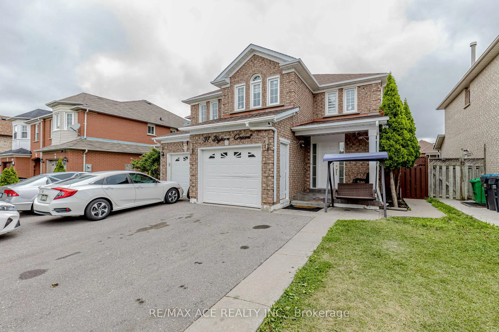 Photo 2 of 97 Bighorn Crescent, Brampton, Sandringham-Wellington — HOMEH