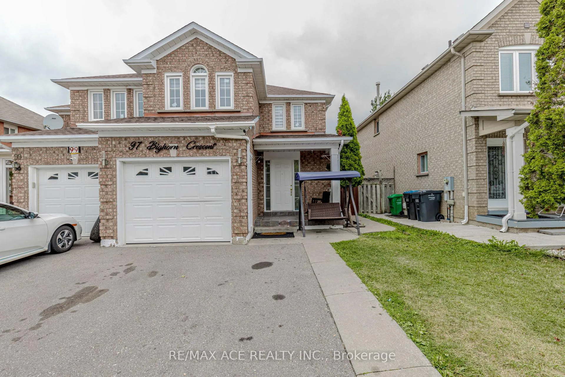 Photo 3 of 97 Bighorn Crescent, Brampton, Sandringham-Wellington — HOMEH